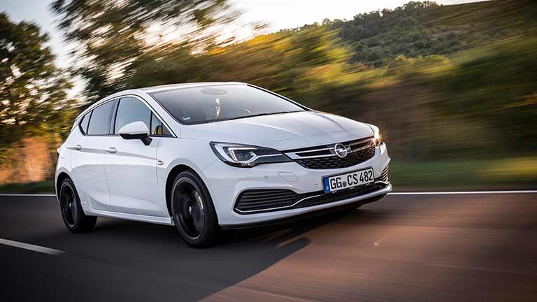 Op zoek informatie over de Opel Astra? Hier vindt u technische gegevens, prijzen, statistieken, rijtesten en de belangrijkste vragen in één oogopslag.
