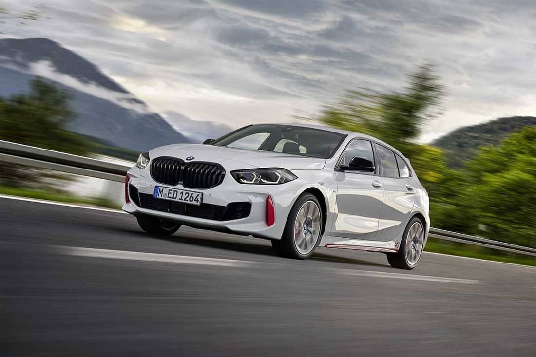 AS24 BMW 128ti 2021 rijdend voor 2