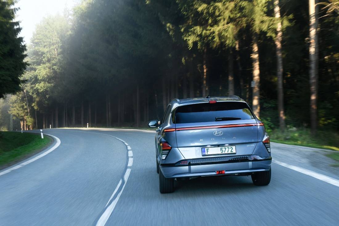 Hyundai_Kona_E_2023_020