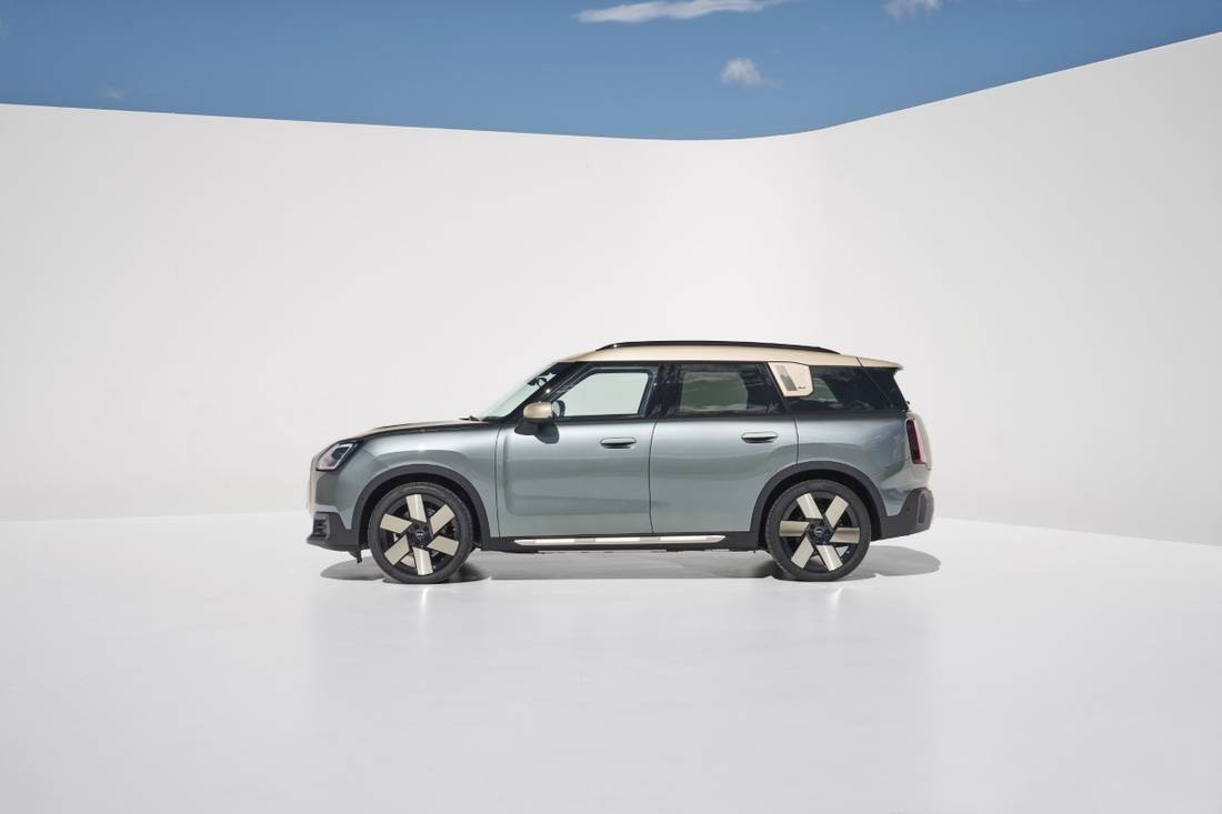 P90518515_highRes_mini-countryman-se-a