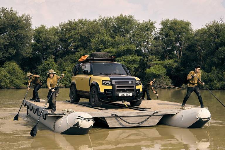 BEBE20250626 Land Rover Defender Trophy Edition 01