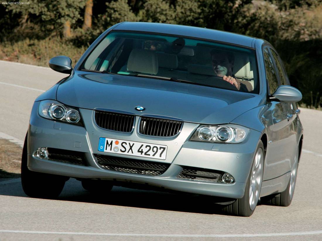BMW-320d-2006-1600-06.jpg