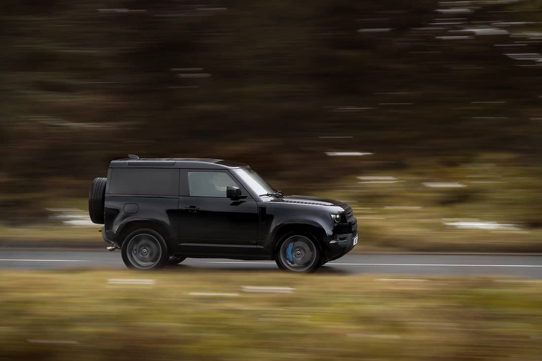 Land Rover Defender 90 V8: ‘Thunderball’ op wielen