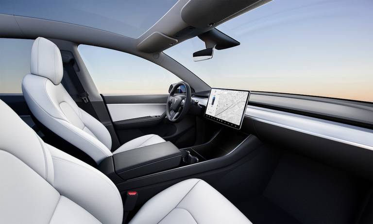 Tesla Model Y Performance (2022) dashboard