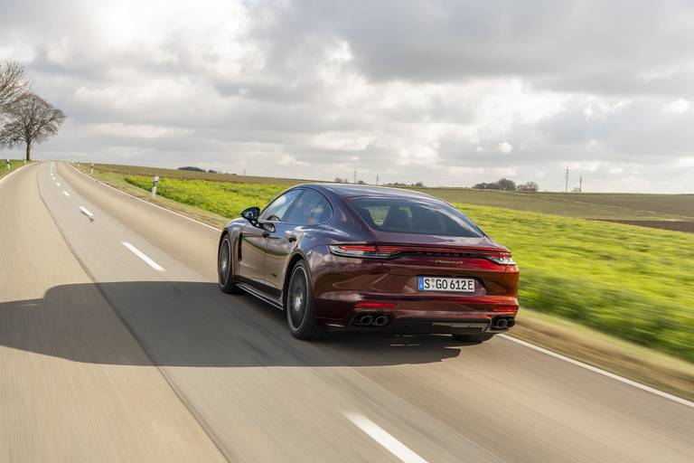 AS24 Panamera rijdend