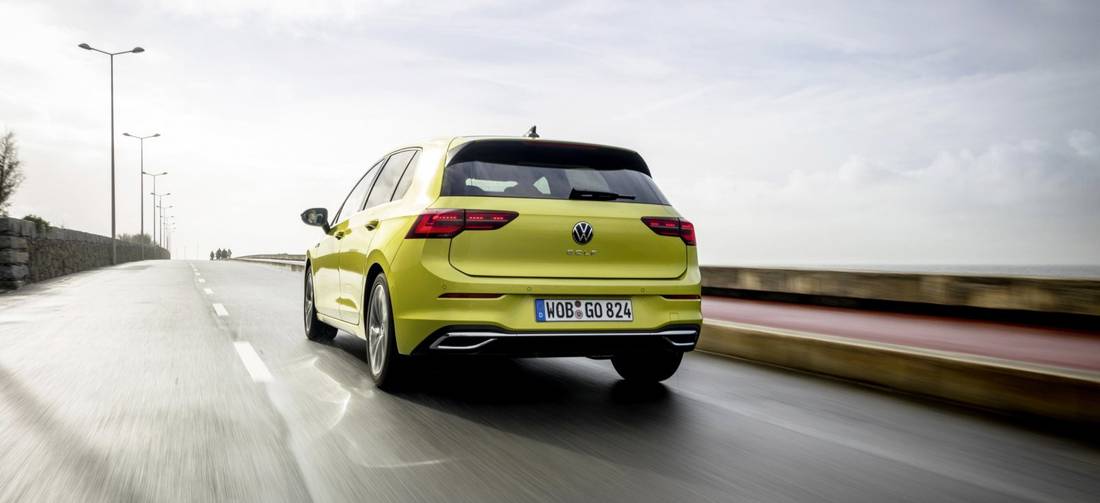 volkswagen-golf-back