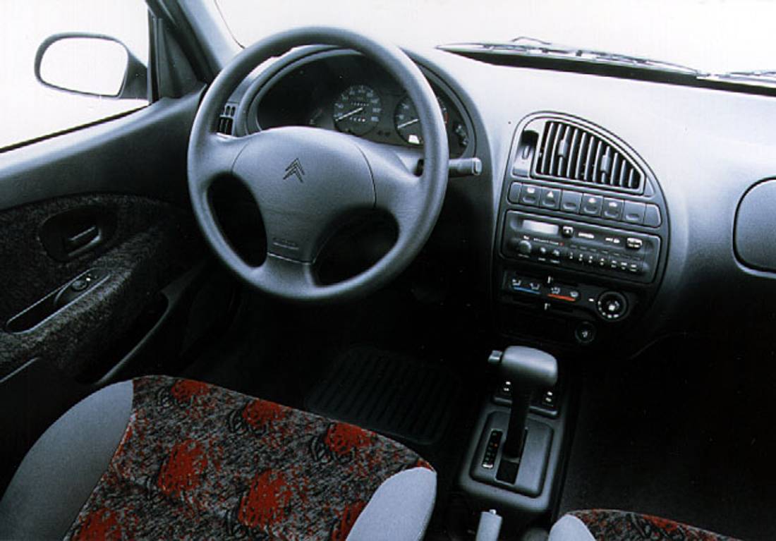 citroen_saxo_interior