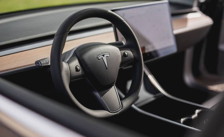 AS24 Tesla Model 3 2021 interieur