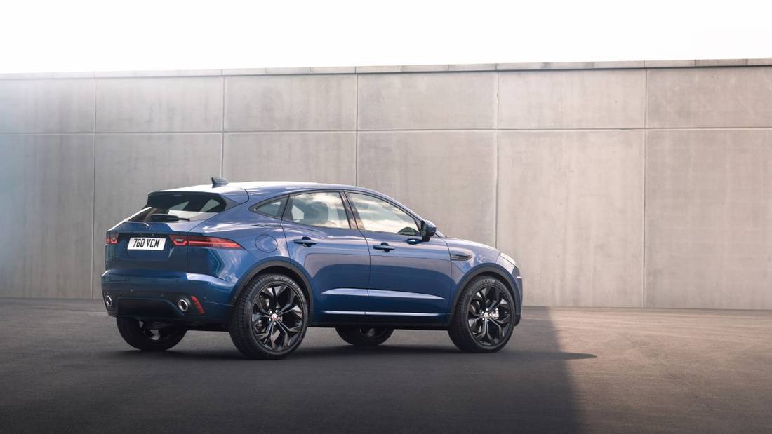 Jag_E-PACE_22MY_03_R-Dynamic_Exterior_190521_005
