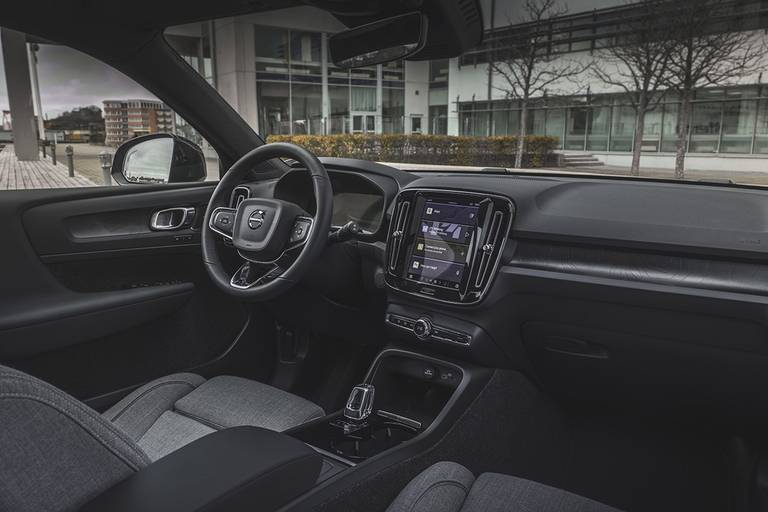 Volvo XC40 Recharge (2023) interior