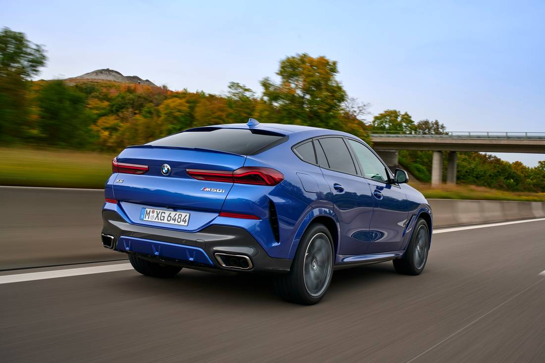 bmw-x6-m50i-back