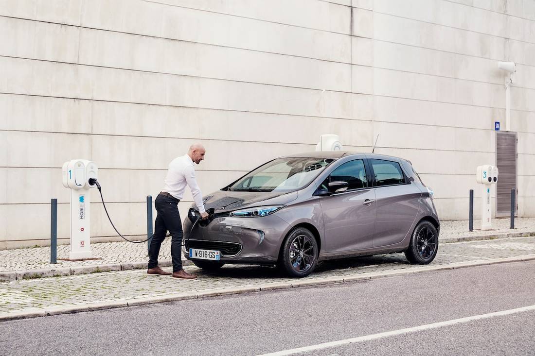 AS24 Tweedehands elektrisch Renault Zoé opladen