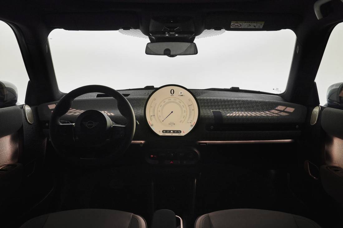 P90519600_highRes_mini-cooper-se-09-20