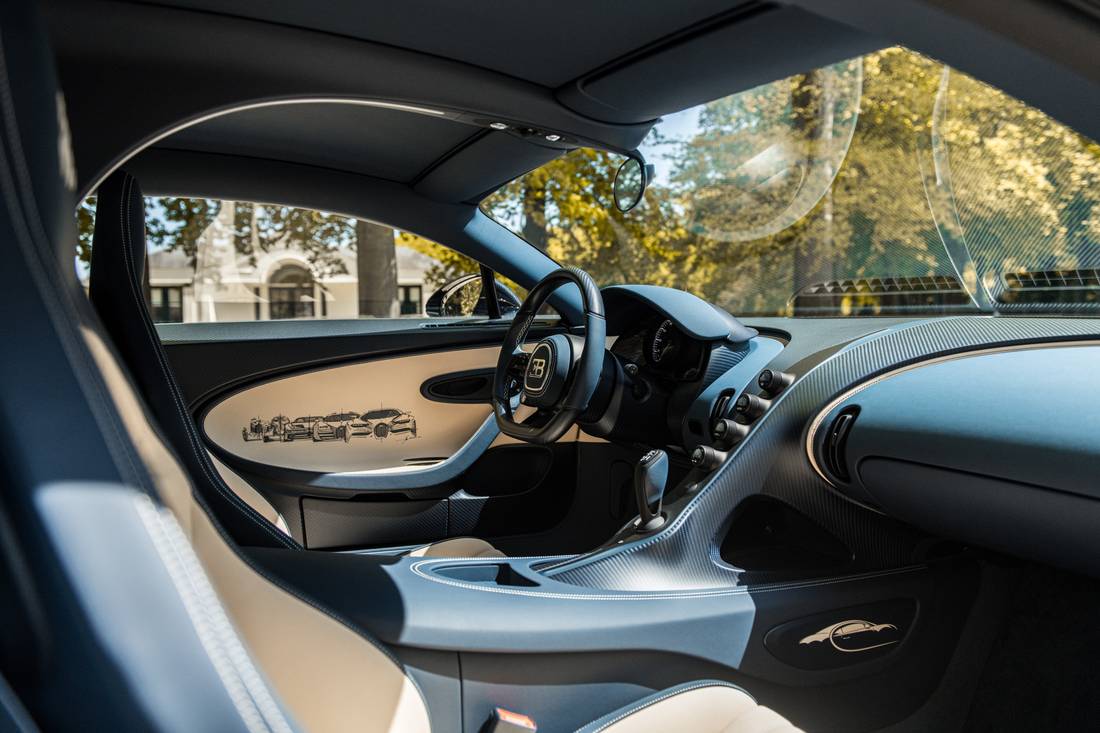 16 BUGATTI_Chiron-L__be