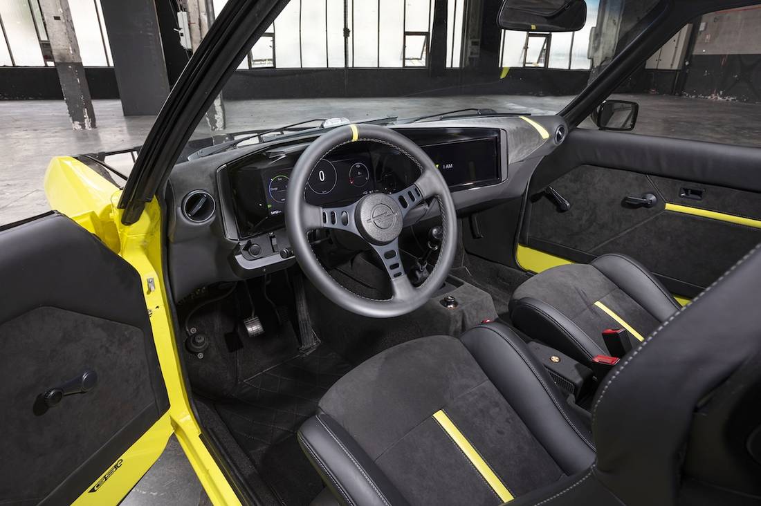 AS24 Opel Manta GSe ElektroMOD 2021 interieur