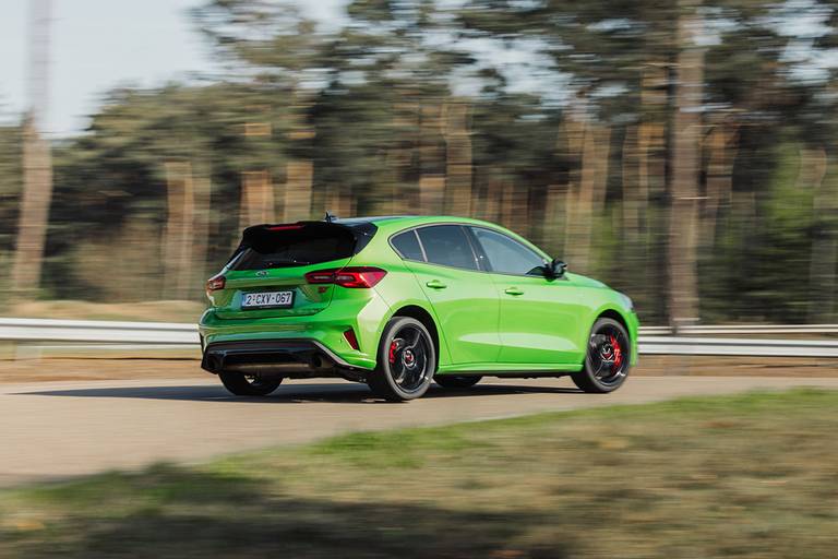 Ford Focus ST Track Pack (2023) dynamic, rear view