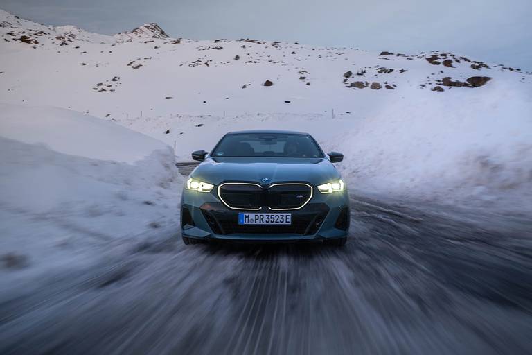 P90532667 highRes bmw-5-series-soelden