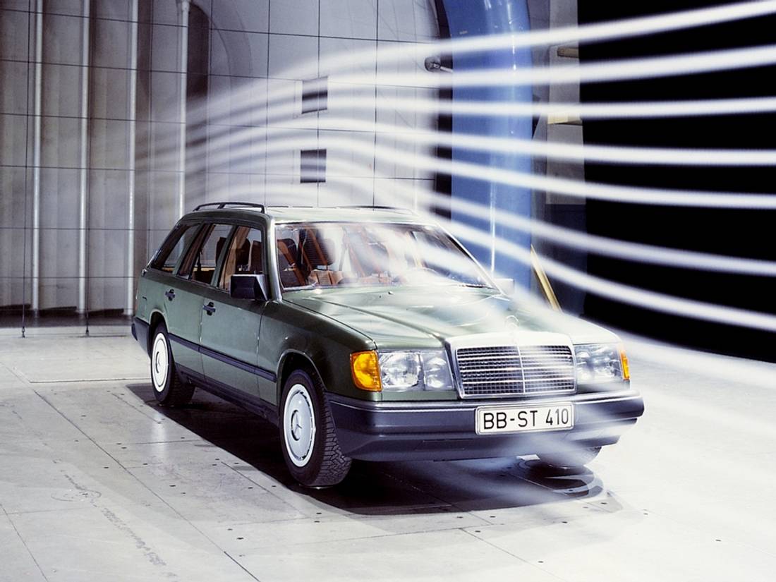 Mercedes-Benz 230 AS24 4.jpeg