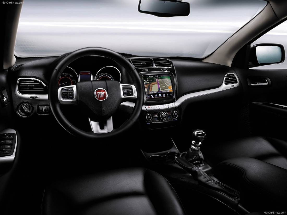 Fiat-Freemont-2012-1600-30.jpg