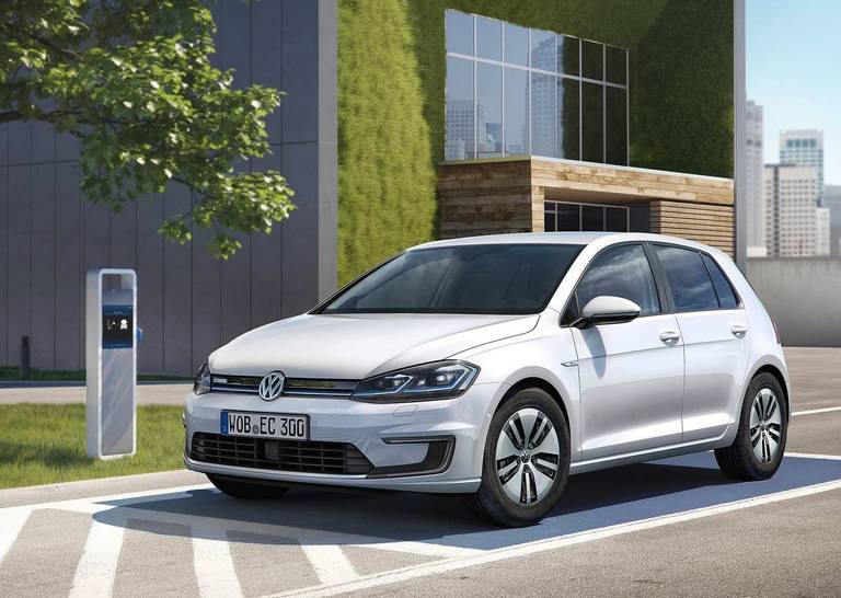 Volkswagen-e-Golf-2017-1280-01