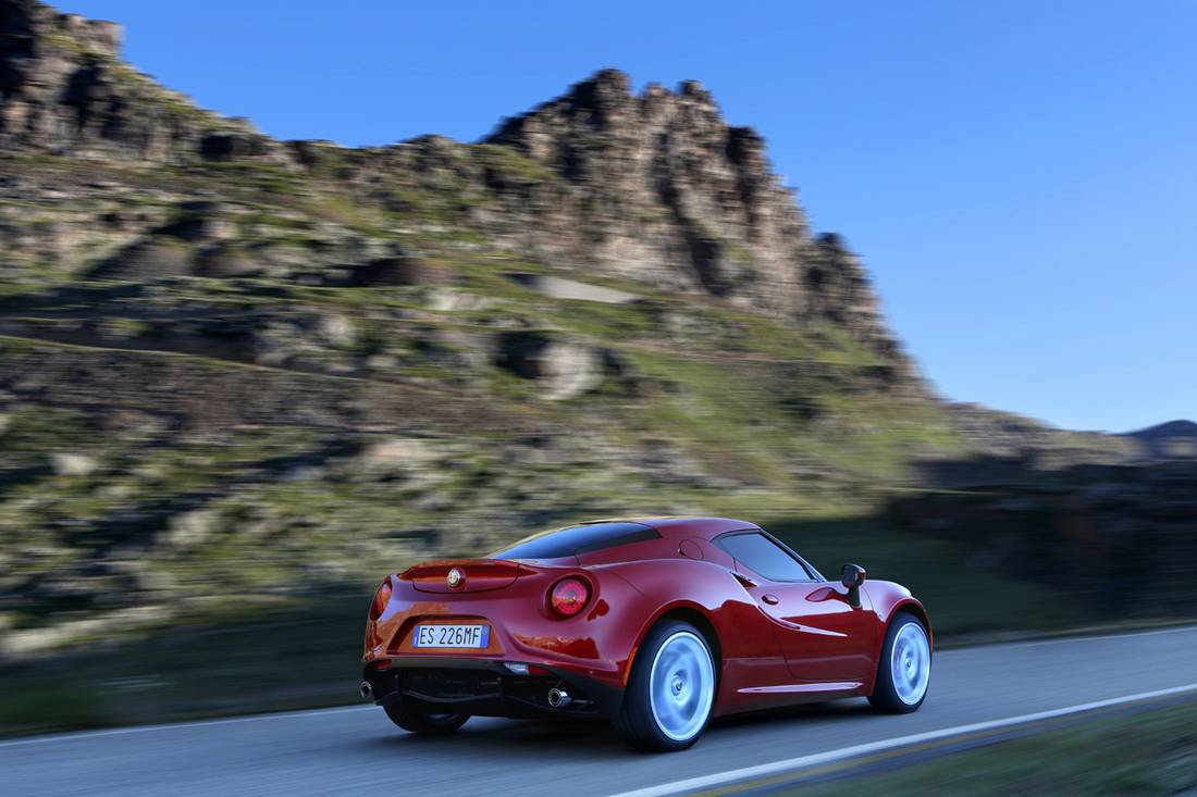 130916_AR_alfa-romeo-4c-08.jpg