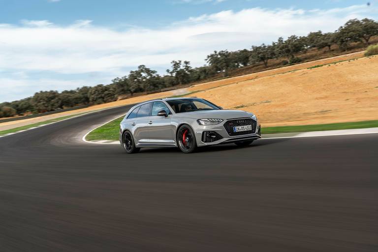 Audi RS 4 Competition Plus (2023) dynamic, front view