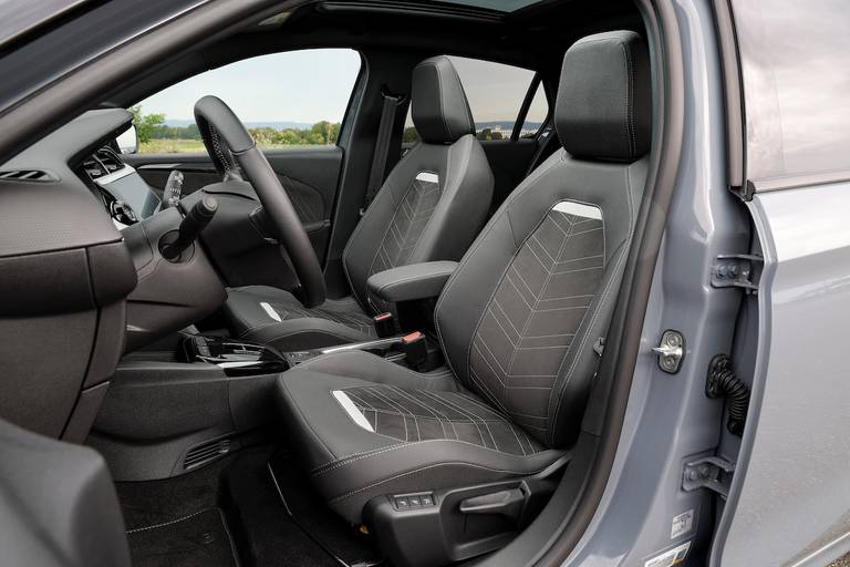 Opel Corsa Electric (2023) interior