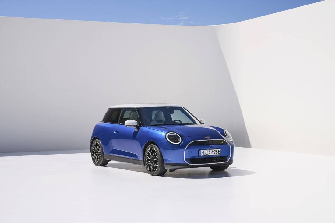 P90518414_highRes_mini-cooper-se-09-20