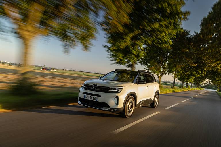 Citroën C5 Aircross (2023) dynamic, front view