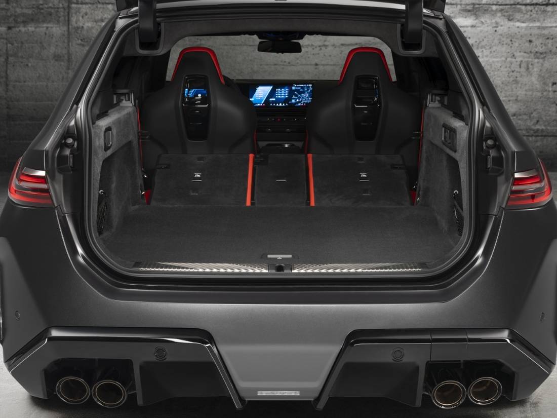 P90564543_highRes_the-all-new-bmw-m5-t