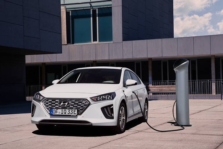 new-hyundai-ioniq-plug-in-06