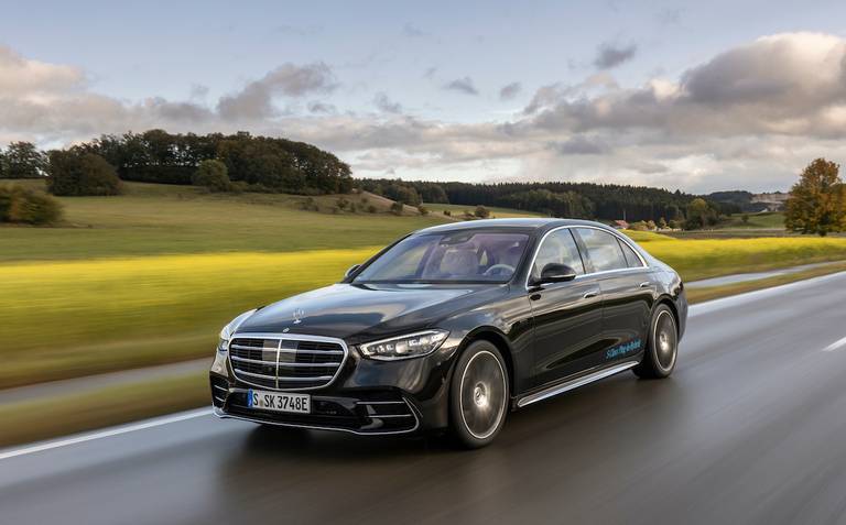 AS24 Mercedes S 580 e L 2021 rijdend voor