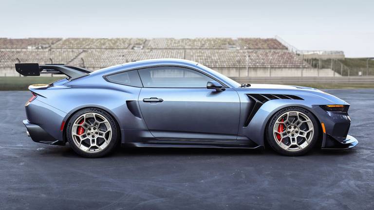 Ford Mustang GTD (2023) static, profile view