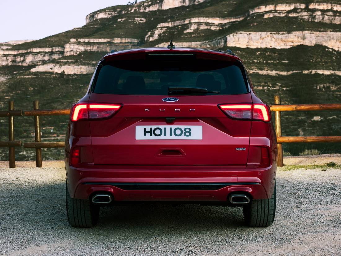 2019_FORD_KUGA_REAR.jpg