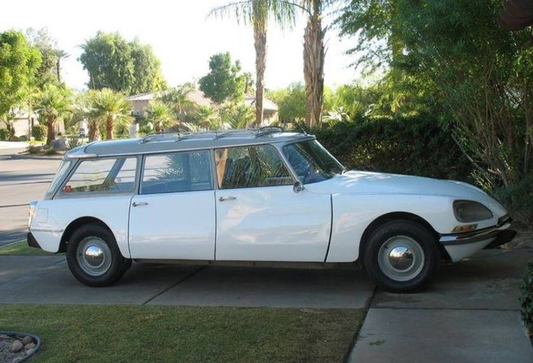 Citroën DS Familiale.jpg