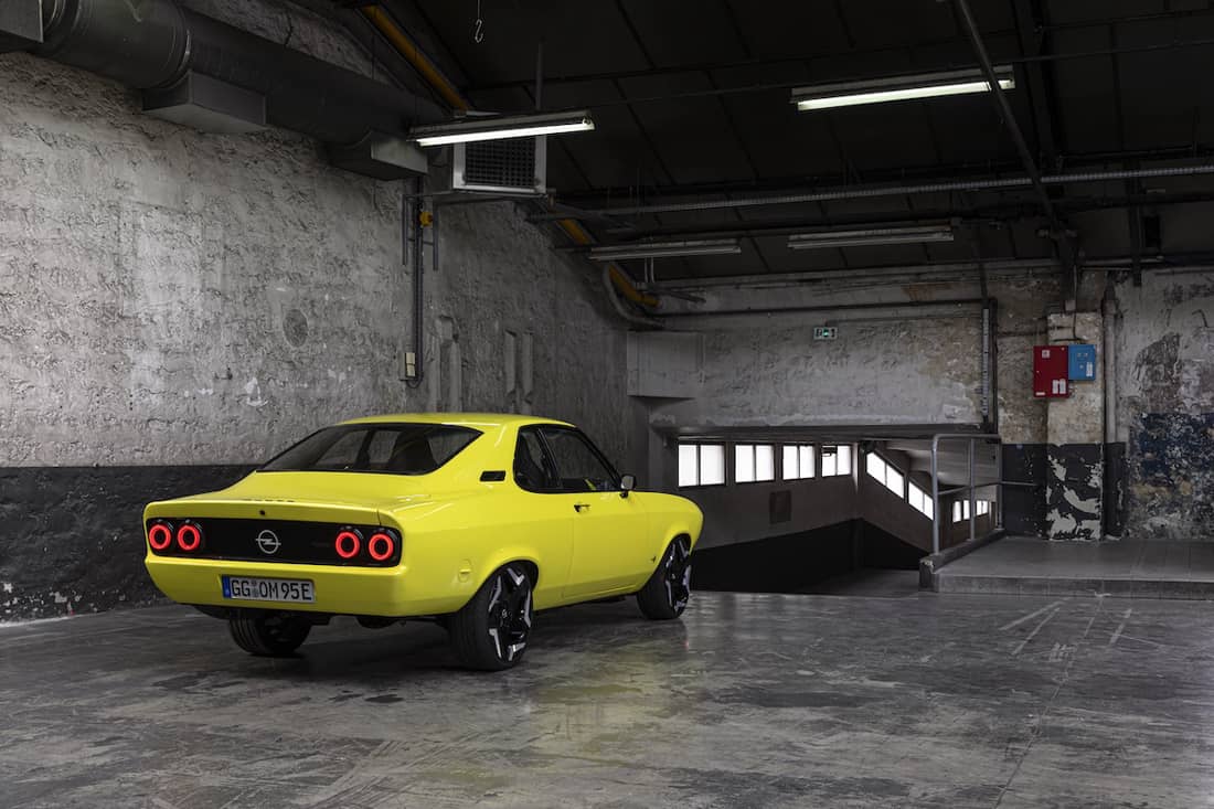 AS24 Opel Manta GSe ElektroMOD 2021 achter