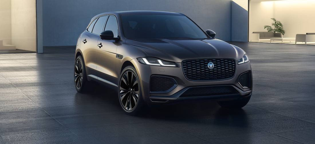 Jaguar F-Pace 300 & 400 Sport (2022) banner