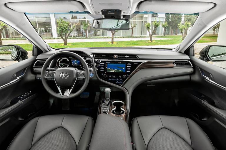 Toyota-Camry Hybrid EU-Version-2019-1024-41