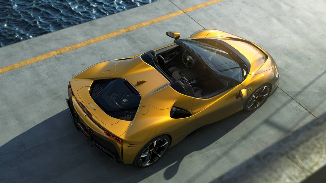06_SF90_Spider_3-4_rear_top