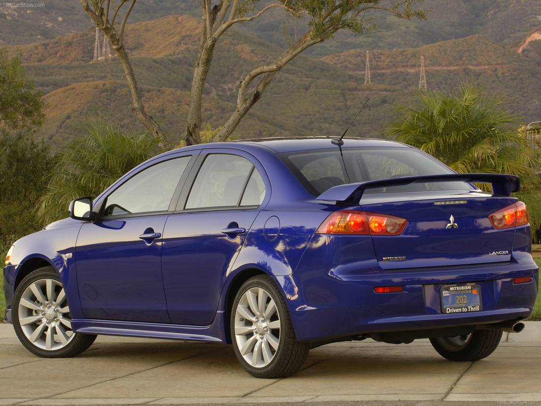 Mitsubishi-Lancer-2008-1600-0b