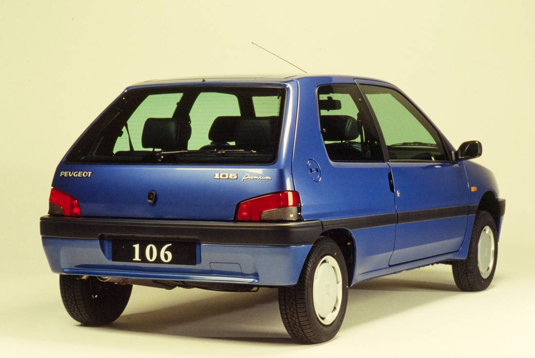 PEUGEOT 106 PREMIUM E NUOVA e-208 GT - ANCHE LE PICCOLE TAGLIE POSSONO ESSERE VERE AMMIRAGLIE (1).jpg