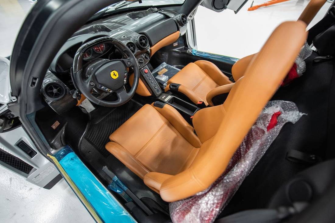 Ferrari Enzo RM Sotheby's (2023) interieur