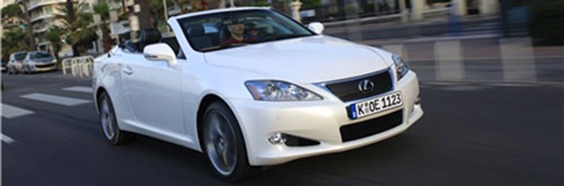 Test: Lexus IS 250C – Un peu trop américaine