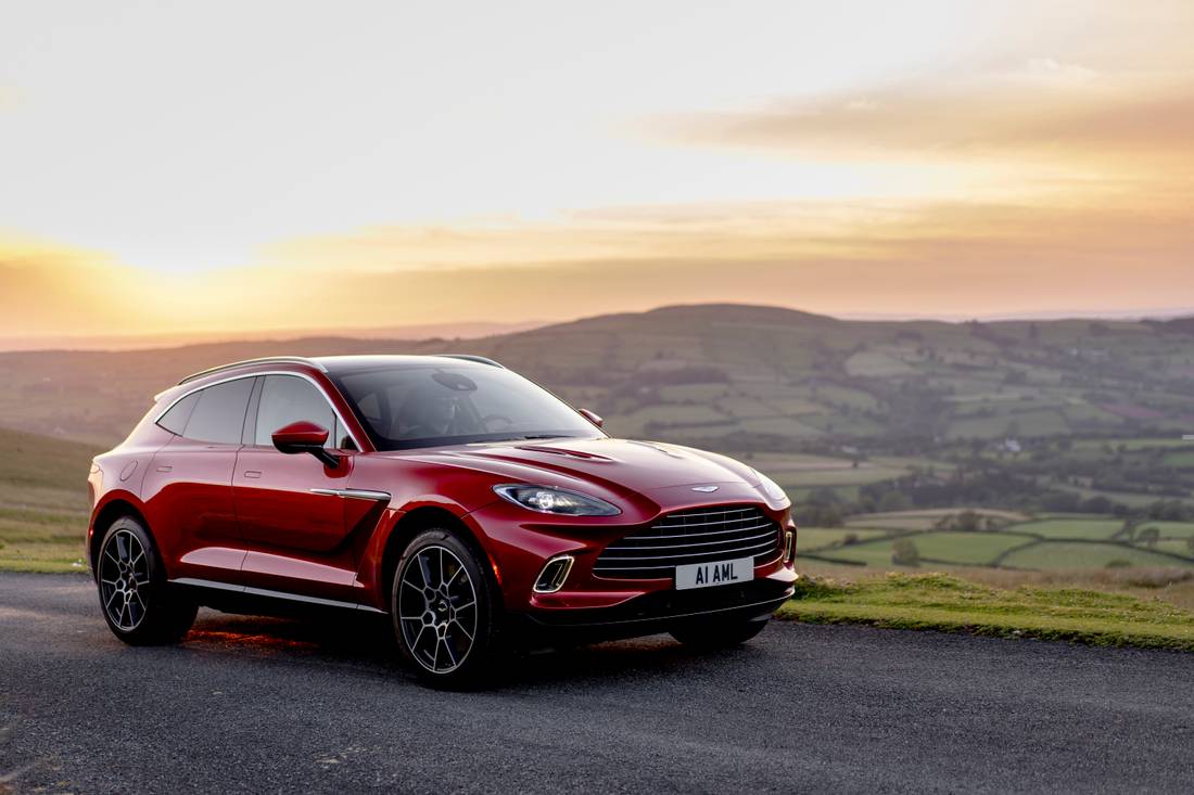 Aston_Martin_DBX_-_Hyper_Red_-_A1_AML__2-JPG.JPG