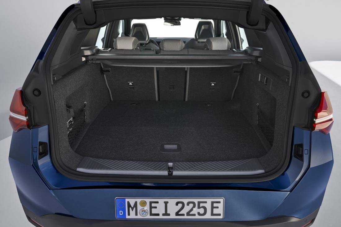 P90554858_highRes_the-new-bmw-x3-30e-x
