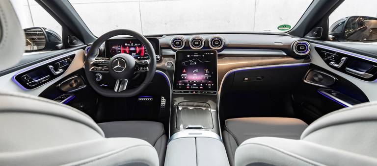 Mercedes C 200 d (2022) dashboard