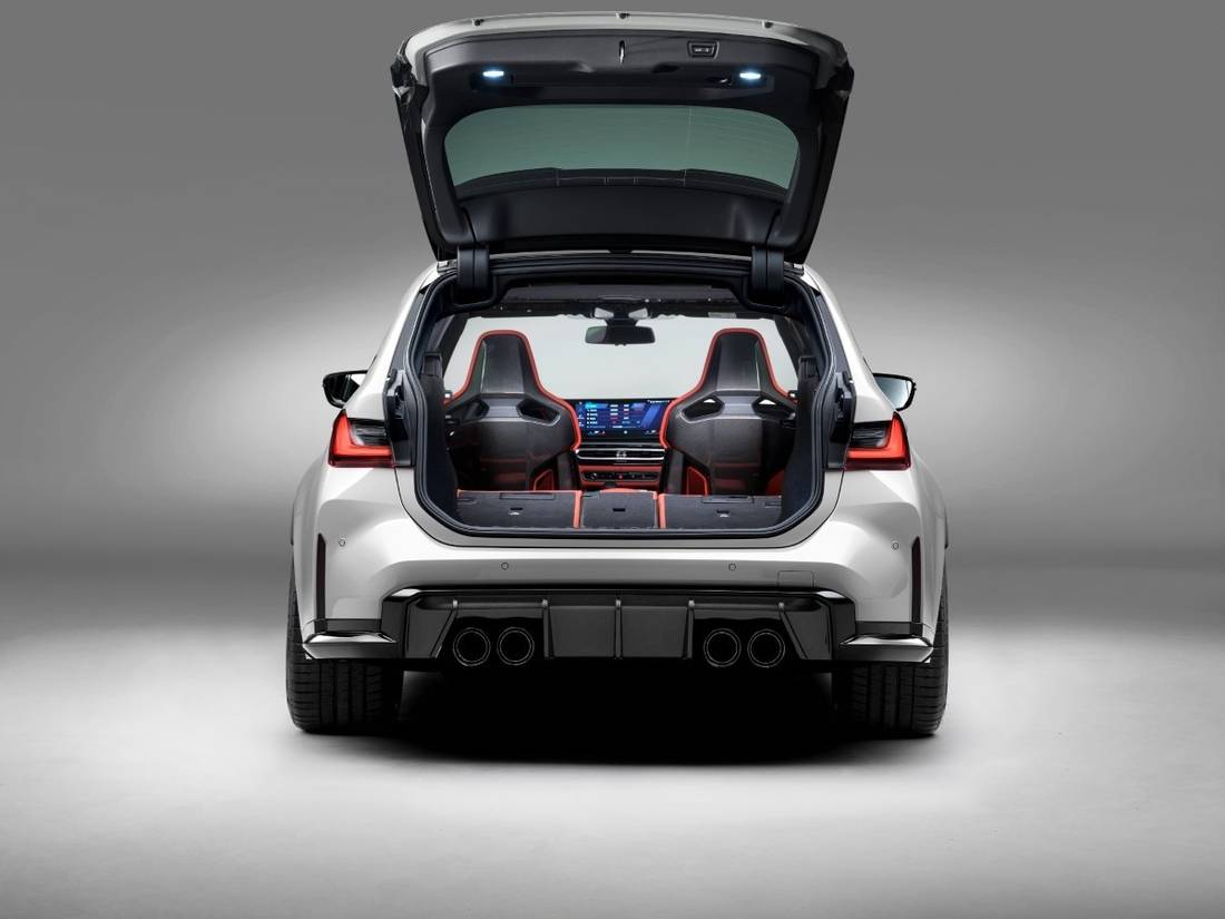P90468260_lowRes_the-first-ever-bmw-m