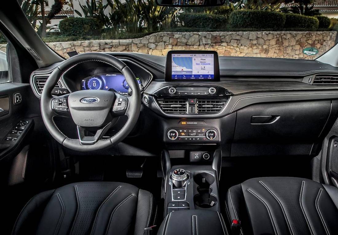 ford-kuga-hybrid-interior