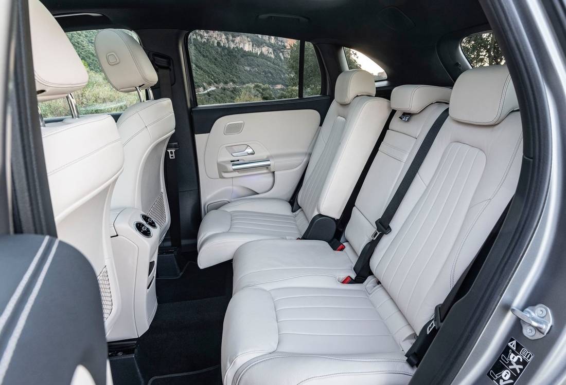 mercedes-benz-gla-seats