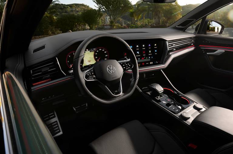 VW Touareg (2023) interior